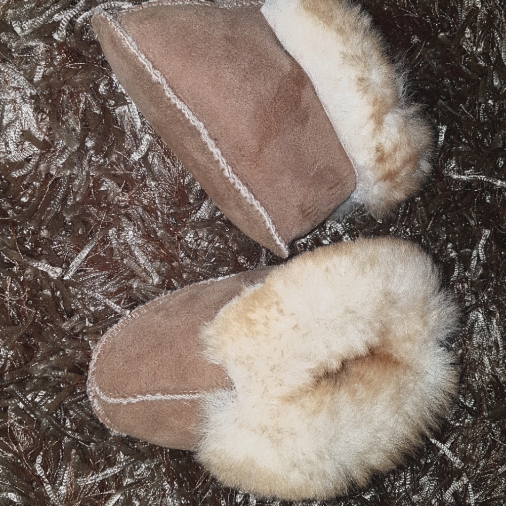 Baby sheepskin booties